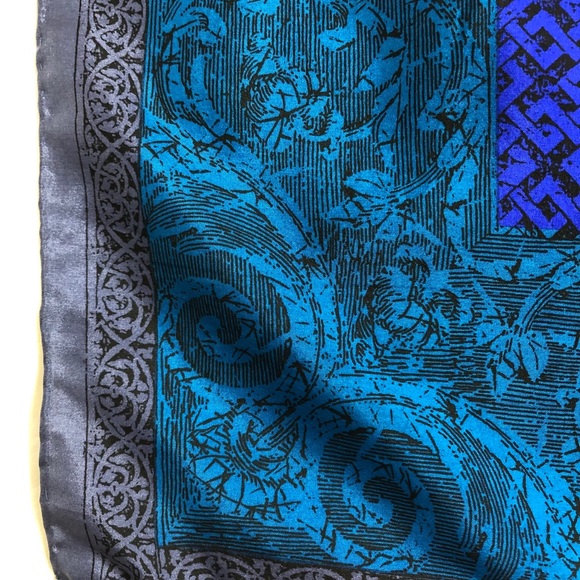 Harve Benard scarf - Picture 4 of 6